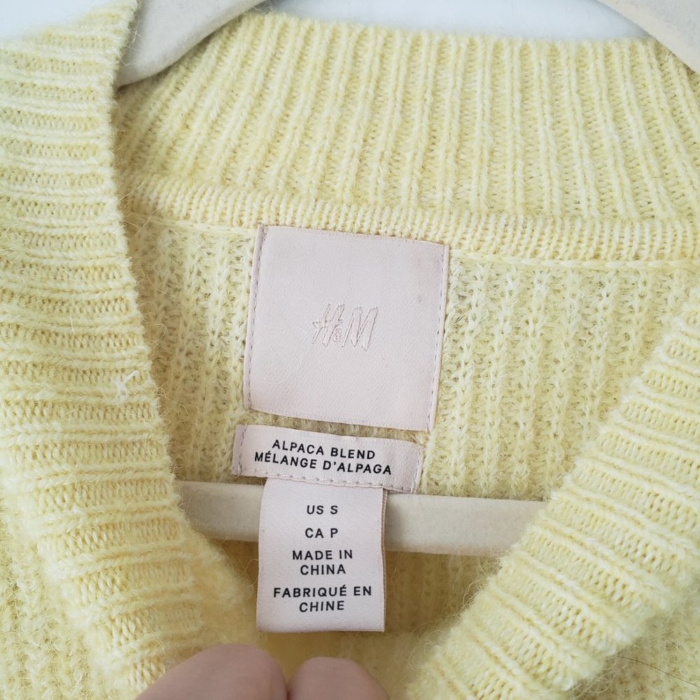 3 H&M Sweaters Bundle - Picture 3 of 7